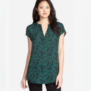 Halogen Green and Black Abstract Top